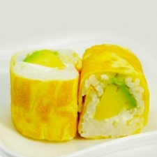 Ombelette rolls Avocat cheese